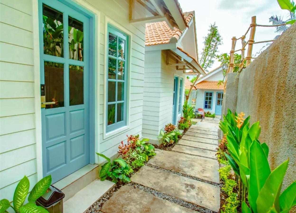 The Commotion Canggu Exterior photo